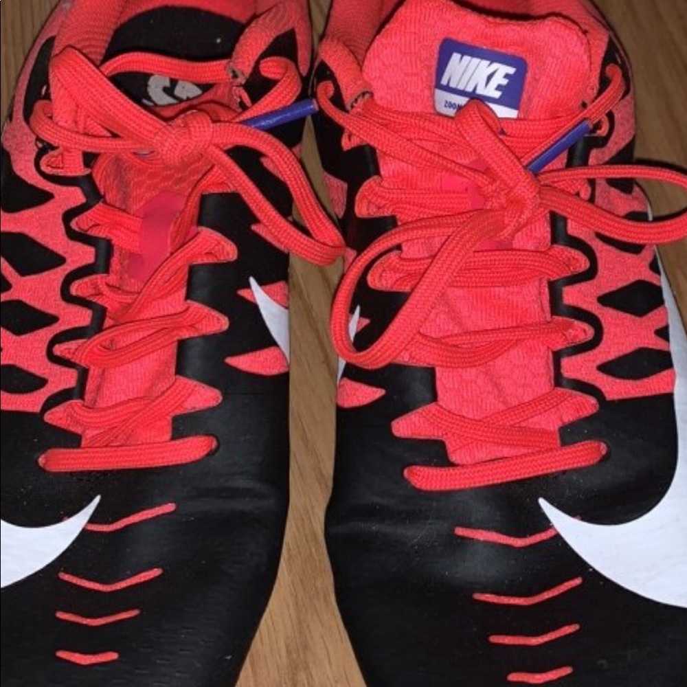 Track running shoe - Picture 2 of 3